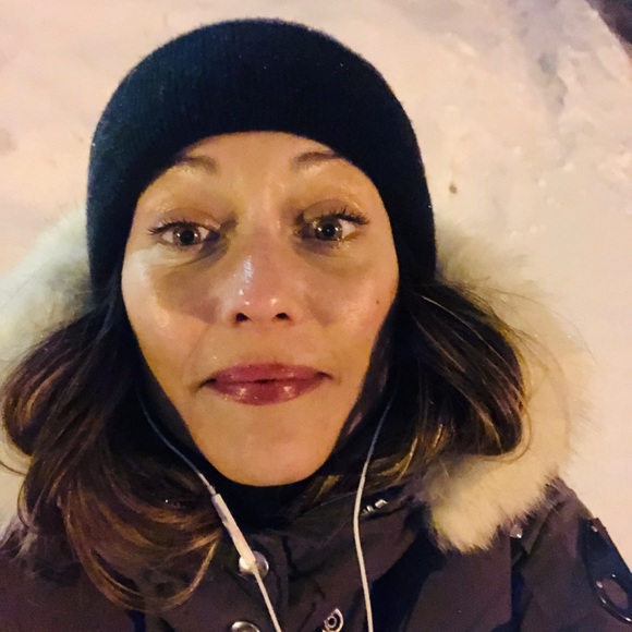 Meet your Posher, Sarah - Picture 1 of 1